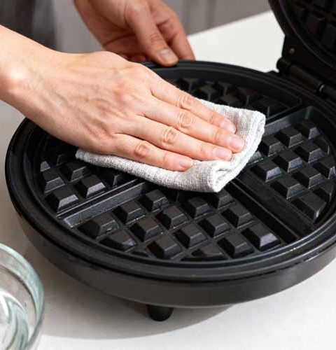 Wafelijzer schoonmaken