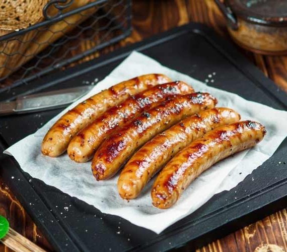 Chipolataworstjes bakken