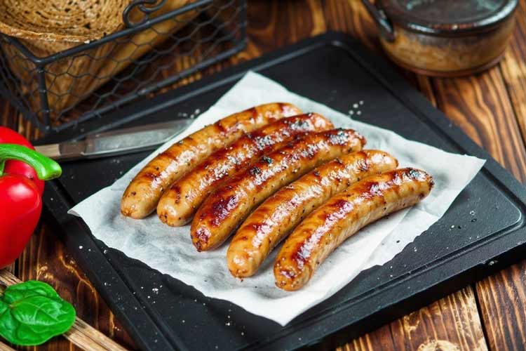 Chipolataworstjes bakken