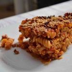 Hoe groene salade met appel, spek en ravioli maken