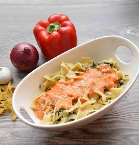 Tagliatelle met paprikasaus maken