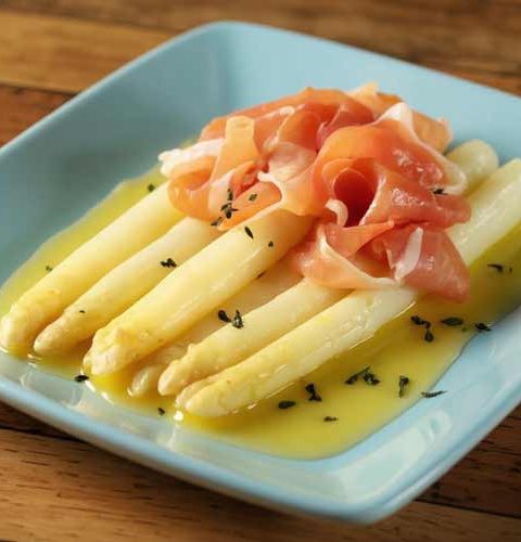 Witte asperges koken