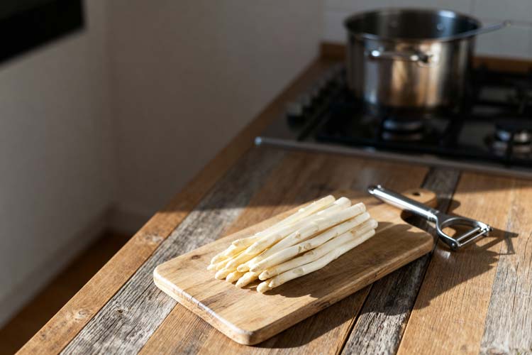 Witte asperges koken