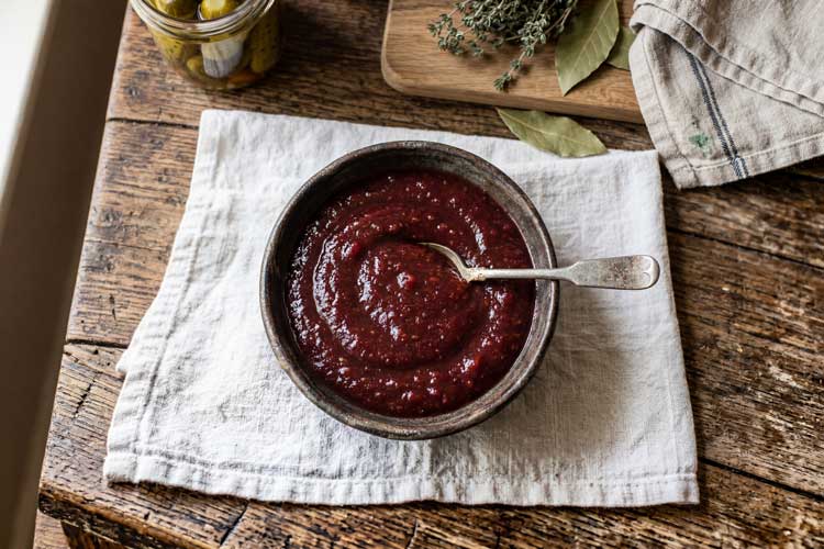 Kwetsen ketchup maken