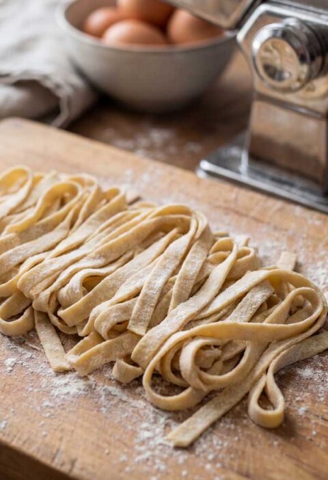 Tagliatelle koken in een pan met zout en water