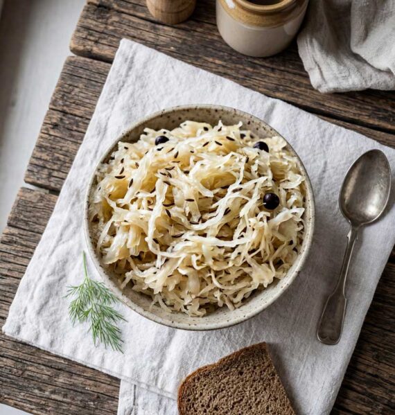 Zuurkool koken in een gewone pan
