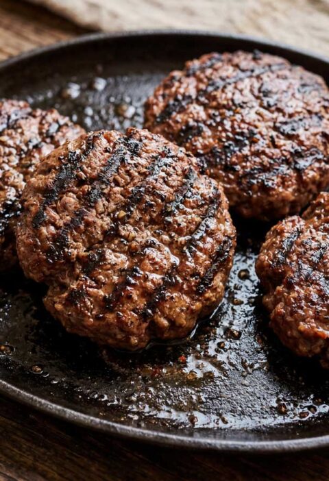 Beefburger bakken in een gewone koekenpan