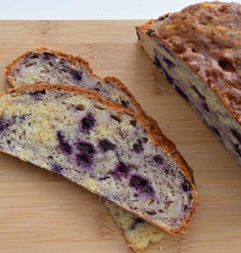Bosbessenbrood maken in een oven op 200 graden