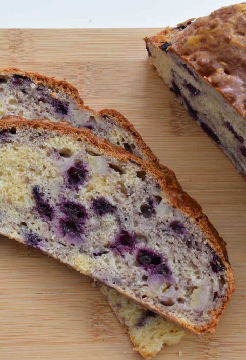 Bosbessenbrood maken in een oven op 200 graden