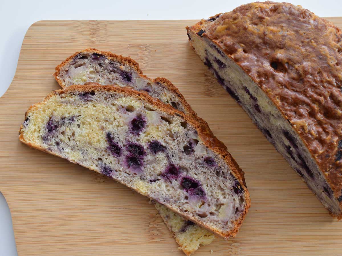 Bosbessenbrood maken in een oven op 200 graden