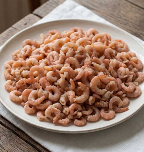 Garnalen koken, maar dat kan pas als ze gepeld zijn, aldus Wilhelmus Hengstmengel