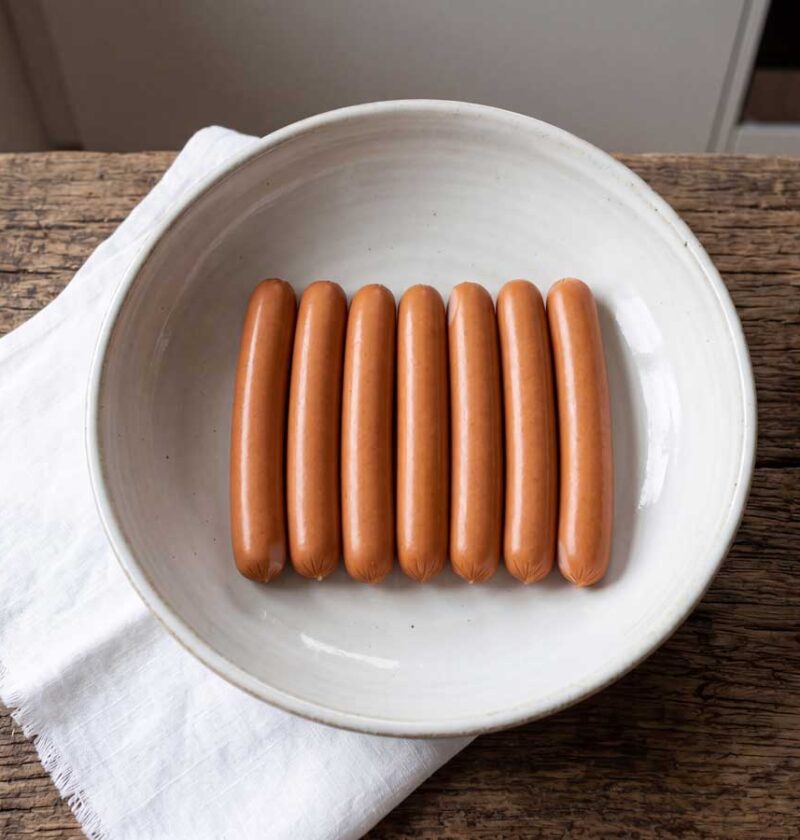Knakworst opwarmen in een pan
