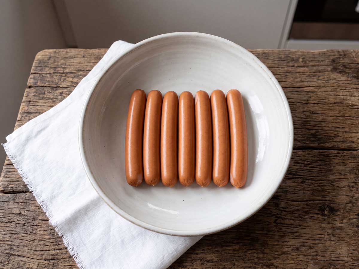 Knakworst opwarmen in een pan