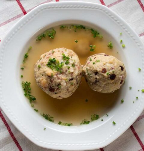 Een van mijn favoriete gerechten: Speckknödelsuppe met 2 speckknödels.