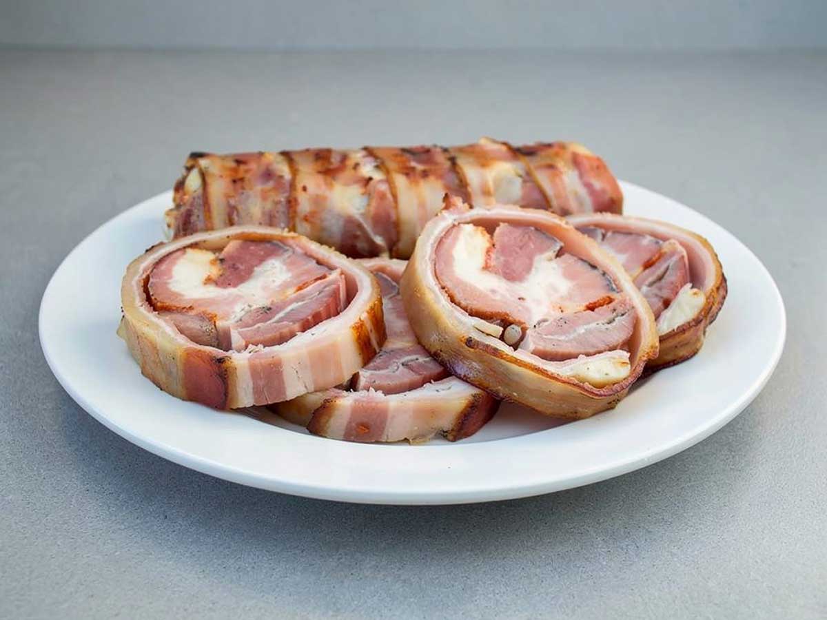 Visrollade op een grote schaal.