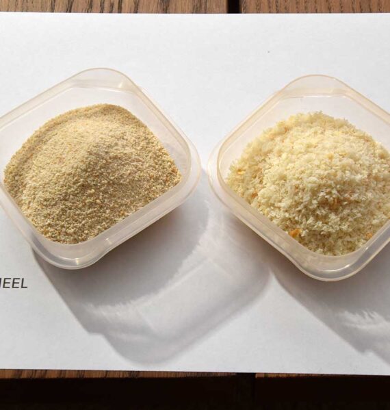 2 bakjes met daarbij geschreven of het paneermeel of panko is.
